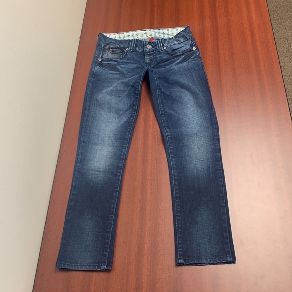Guess Jeans - Picture 4 of 6